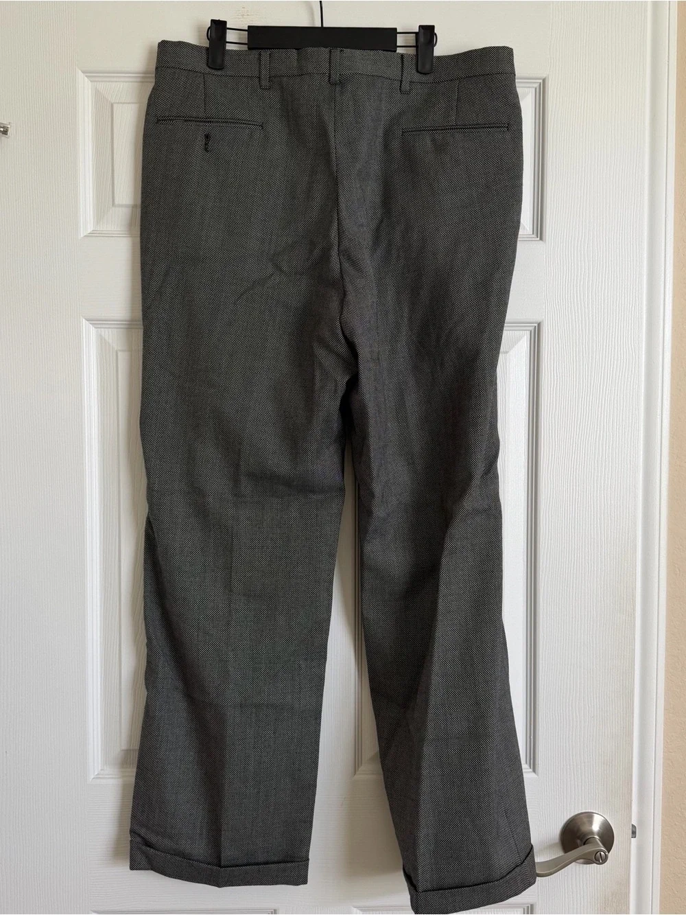 Men's Pleated Dress Pants in Gray - Classic Tailored Style